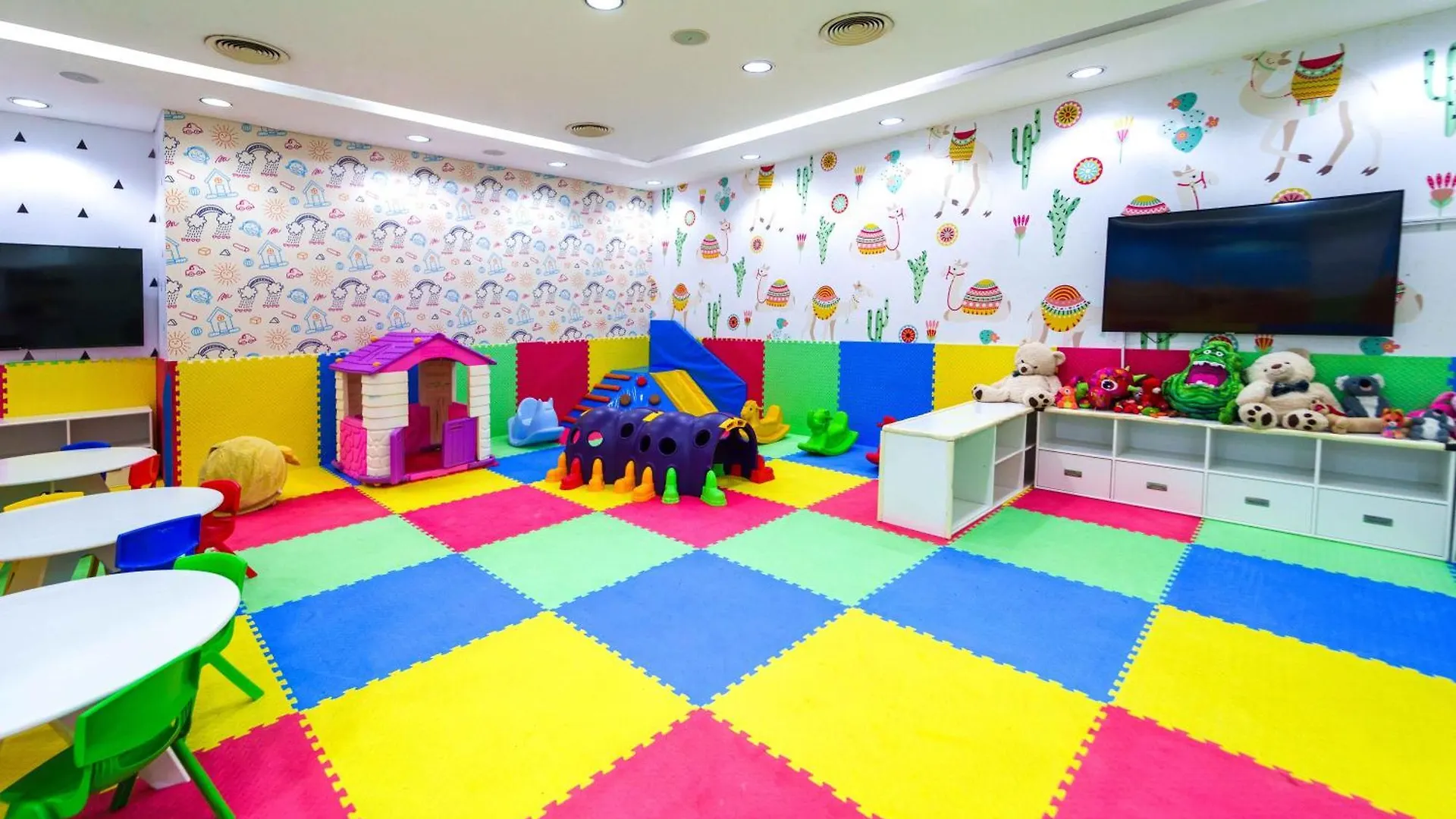 Mercure Dubai Barsha Heights Hotel Suites And Apartments 4*,  Emiratos Árabes Unidos