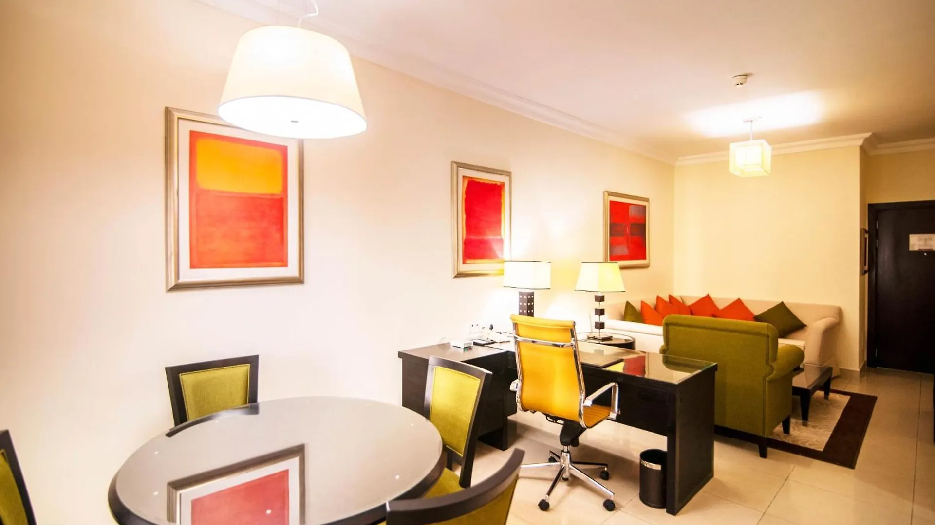Mercure Dubai Barsha Heights Hotel Suites And Apartments