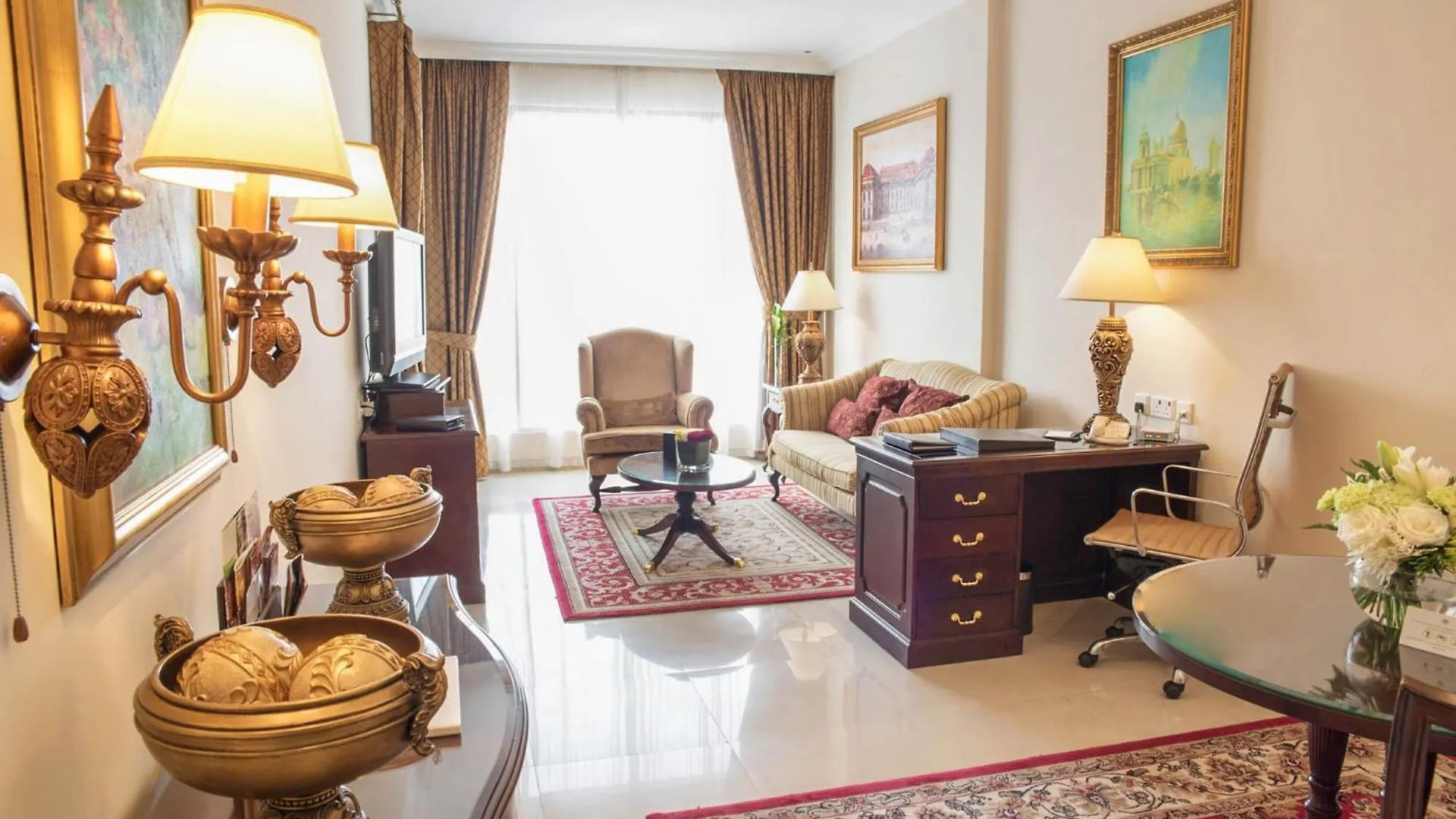Mercure Dubai Barsha Heights Hotel Suites And Apartments 4*,