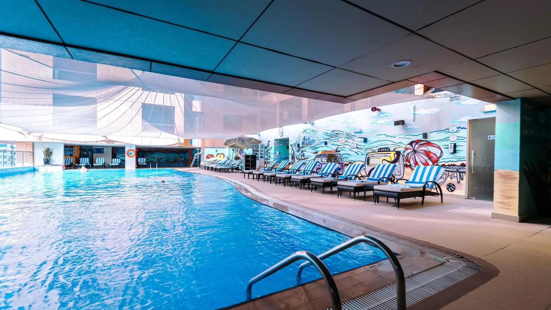Mercure Dubai Barsha Heights Hotel Suites And Apartments 4*,