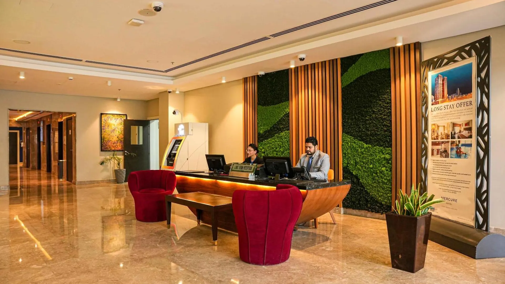 Mercure Dubai Barsha Heights Hotel Suites And Apartments 4*,