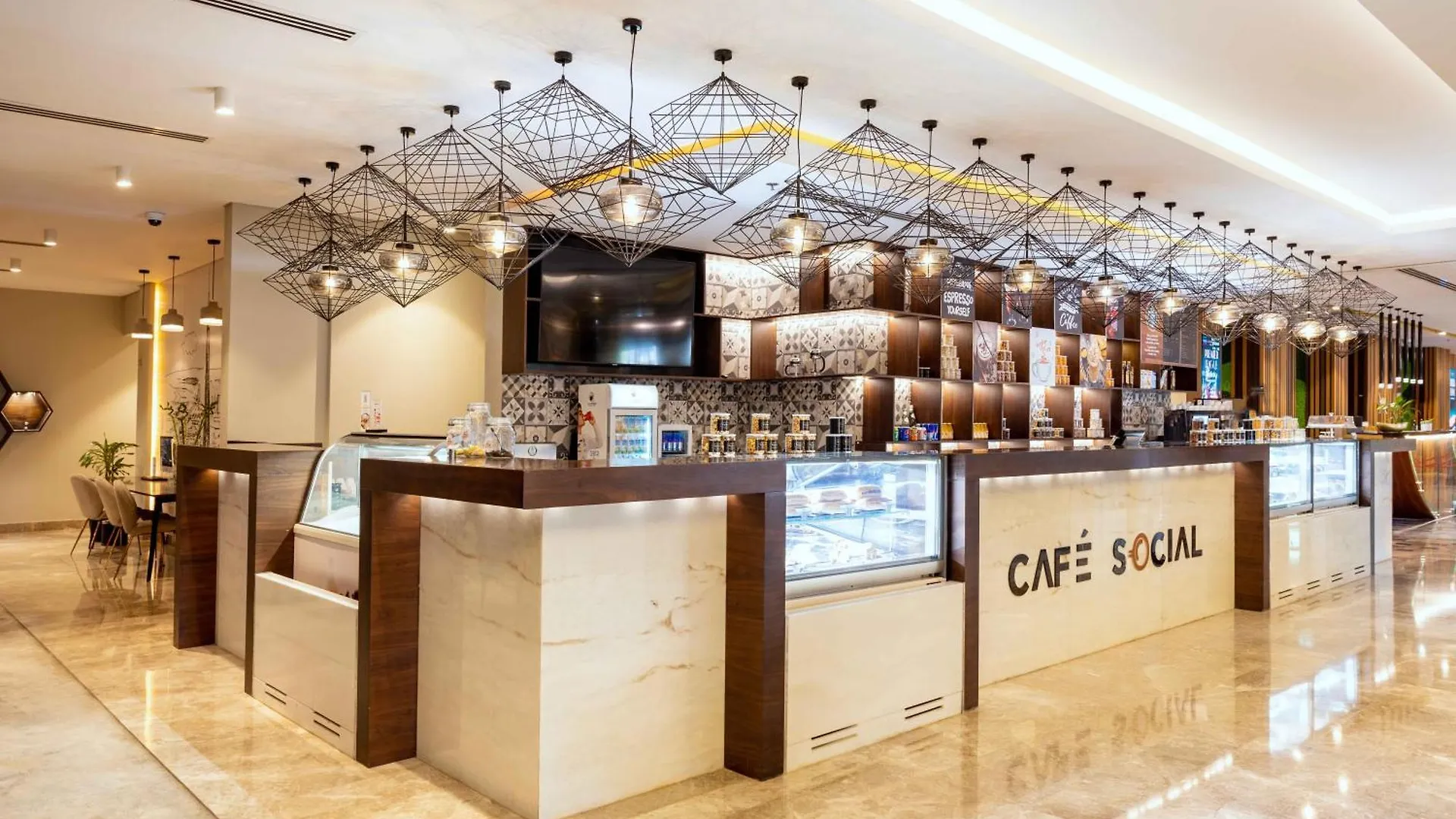 Mercure Dubai Barsha Heights Hotel Suites And Apartments