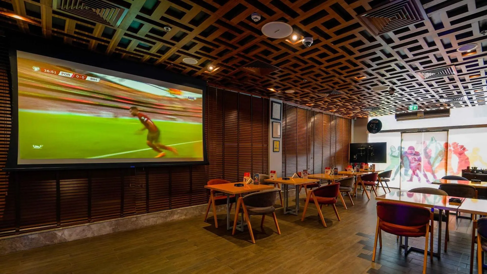Mercure Dubai Barsha Heights Hotel Suites And Apartments 4*,